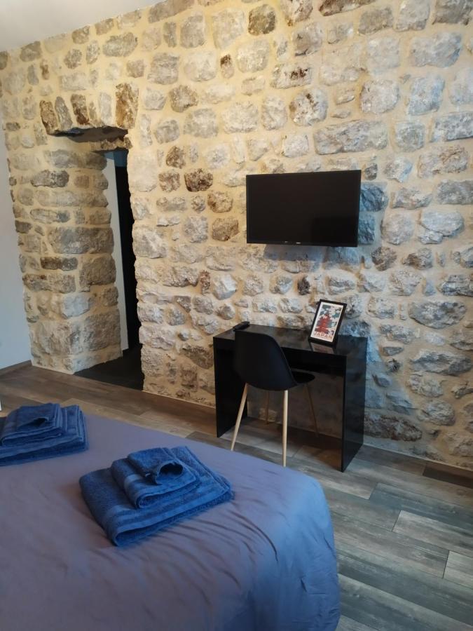 Chambres D'Hotes "Au Pied De La Bealiere" Montpezat-sous-Bauzon Rum bild