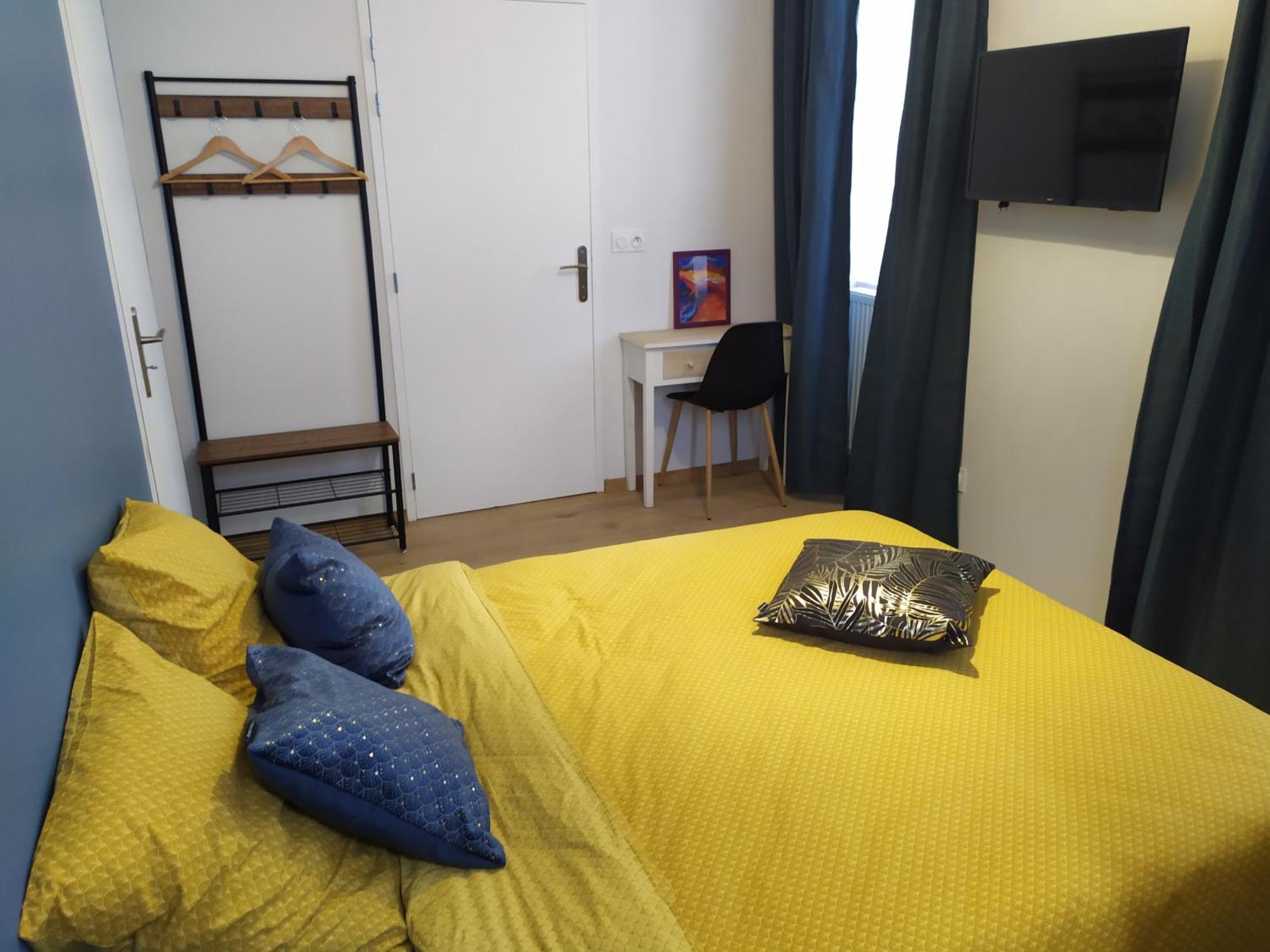 Chambres D'Hotes "Au Pied De La Bealiere" Montpezat-sous-Bauzon Rum bild